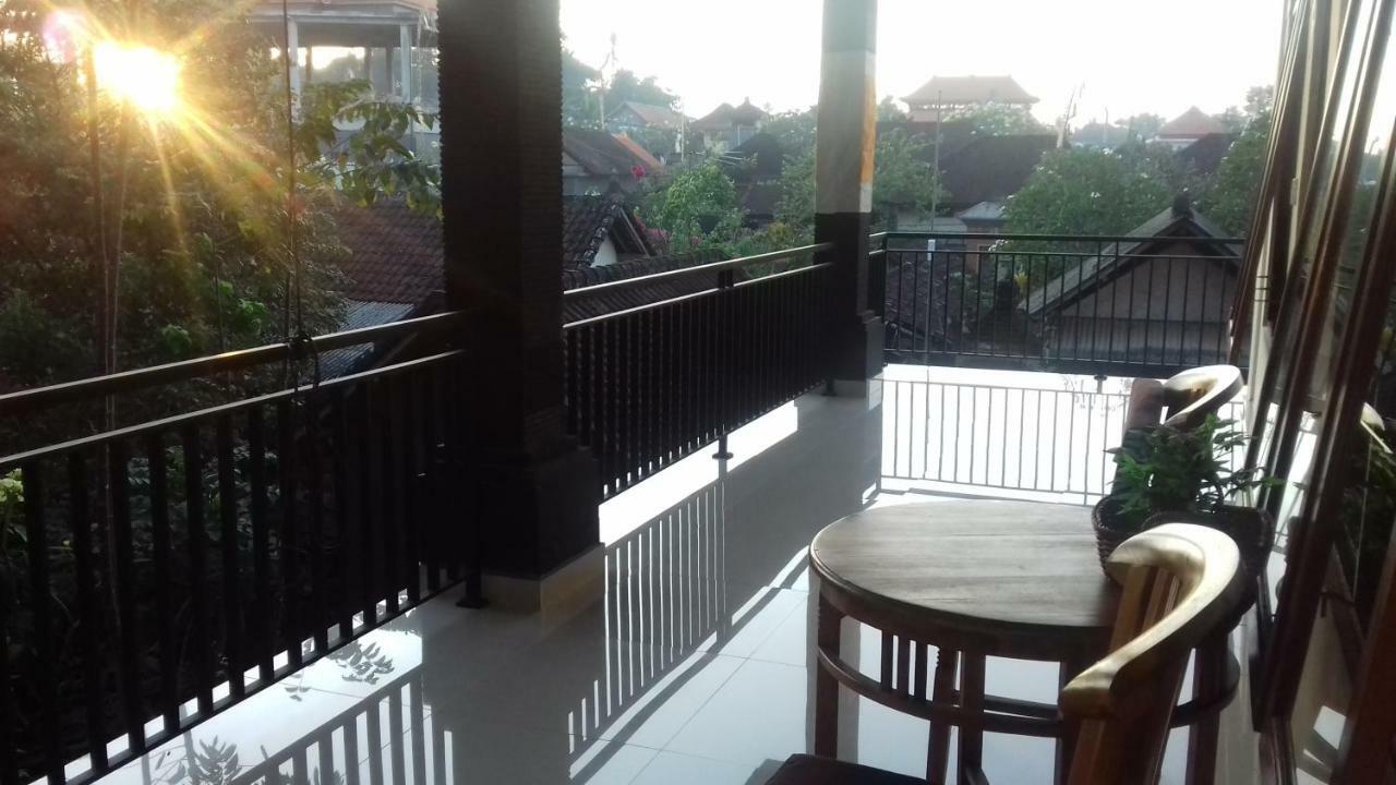乌布塔曼普斯帕旅馆公寓 外观 照片