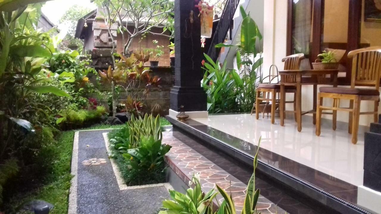 乌布塔曼普斯帕旅馆公寓 外观 照片