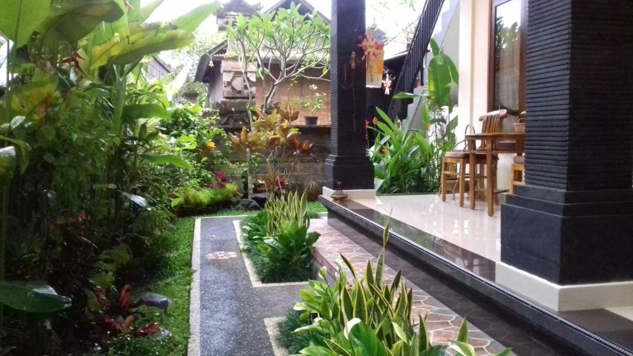 乌布塔曼普斯帕旅馆公寓 外观 照片